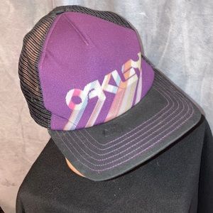 Oakley snap back hat NWOT
